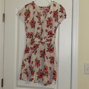 H&M short sleeve white and pink flower print dress. Size 6.